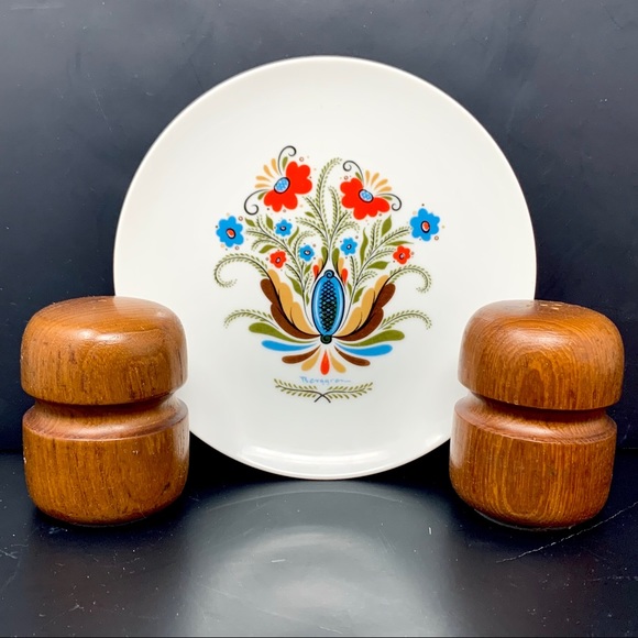 Vintage Other - v i n t a g e : Midcentury Berggren MCM Sweden Folk Art Plate